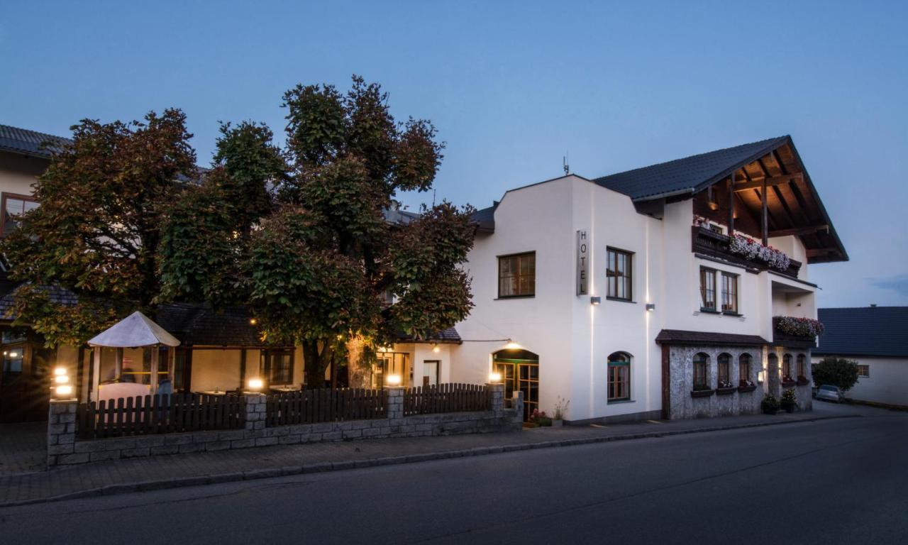 Hotel-Gasthof Beim Boeckhiasl Neukirchen an der Vöckla Exterior foto